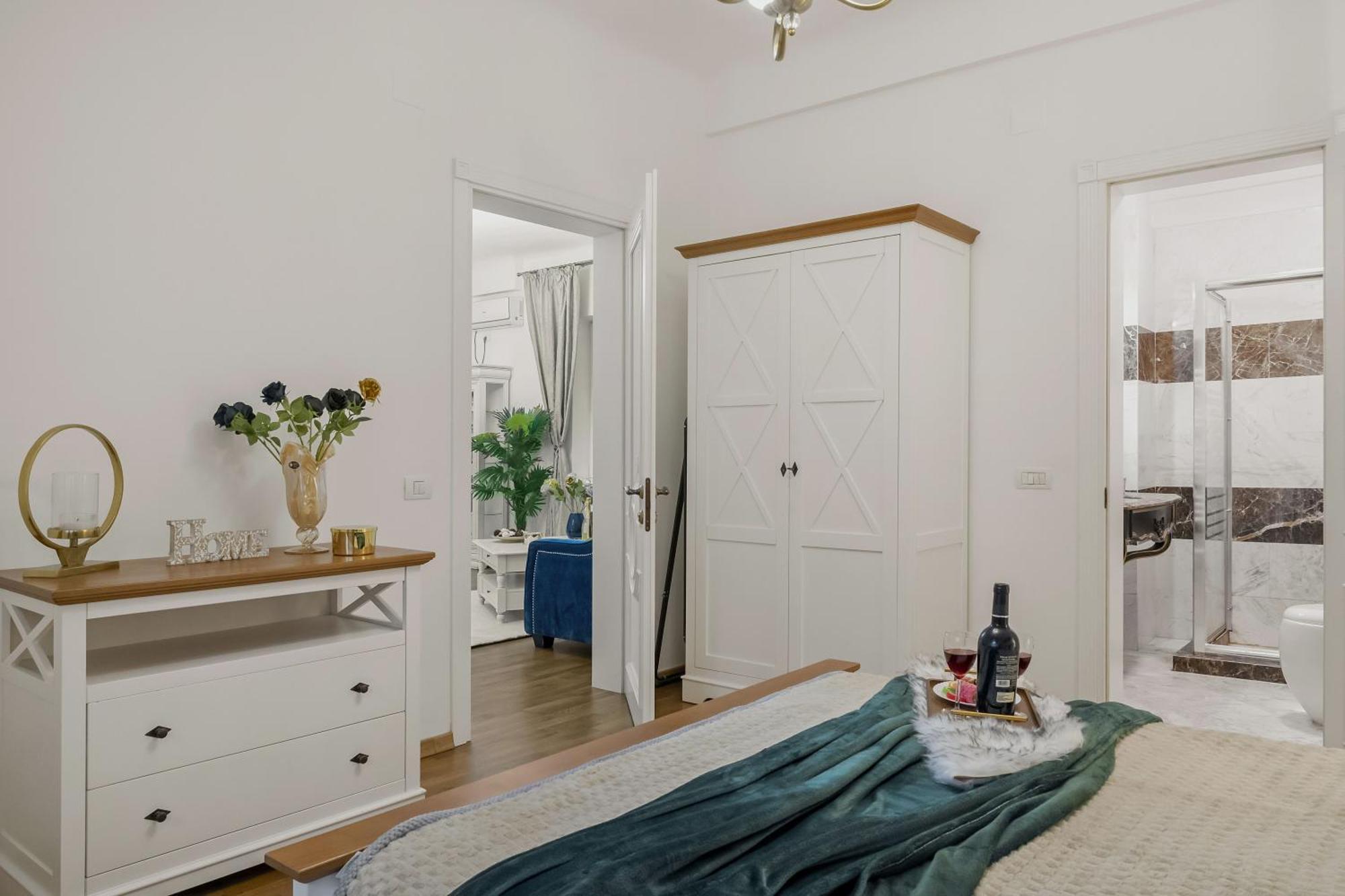 Sweet Luxury Three Rooms Apartment City Center Universitate Bucarest Exterior foto