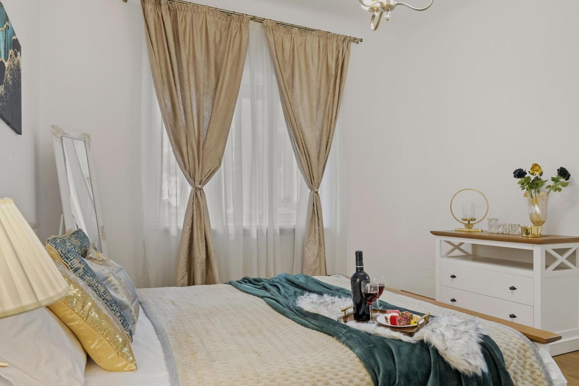 Sweet Luxury Three Rooms Apartment City Center Universitate Bucarest Exterior foto
