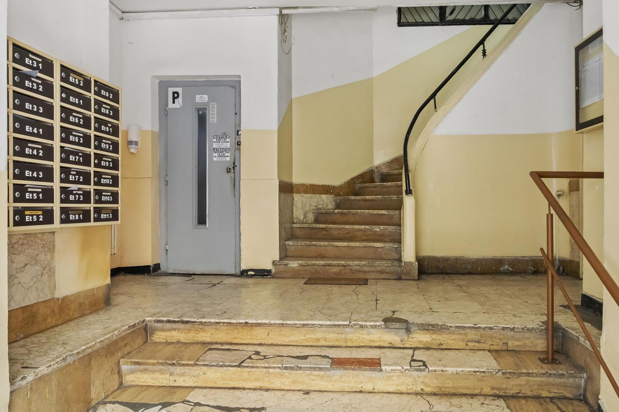 Sweet Luxury Three Rooms Apartment City Center Universitate Bucarest Exterior foto
