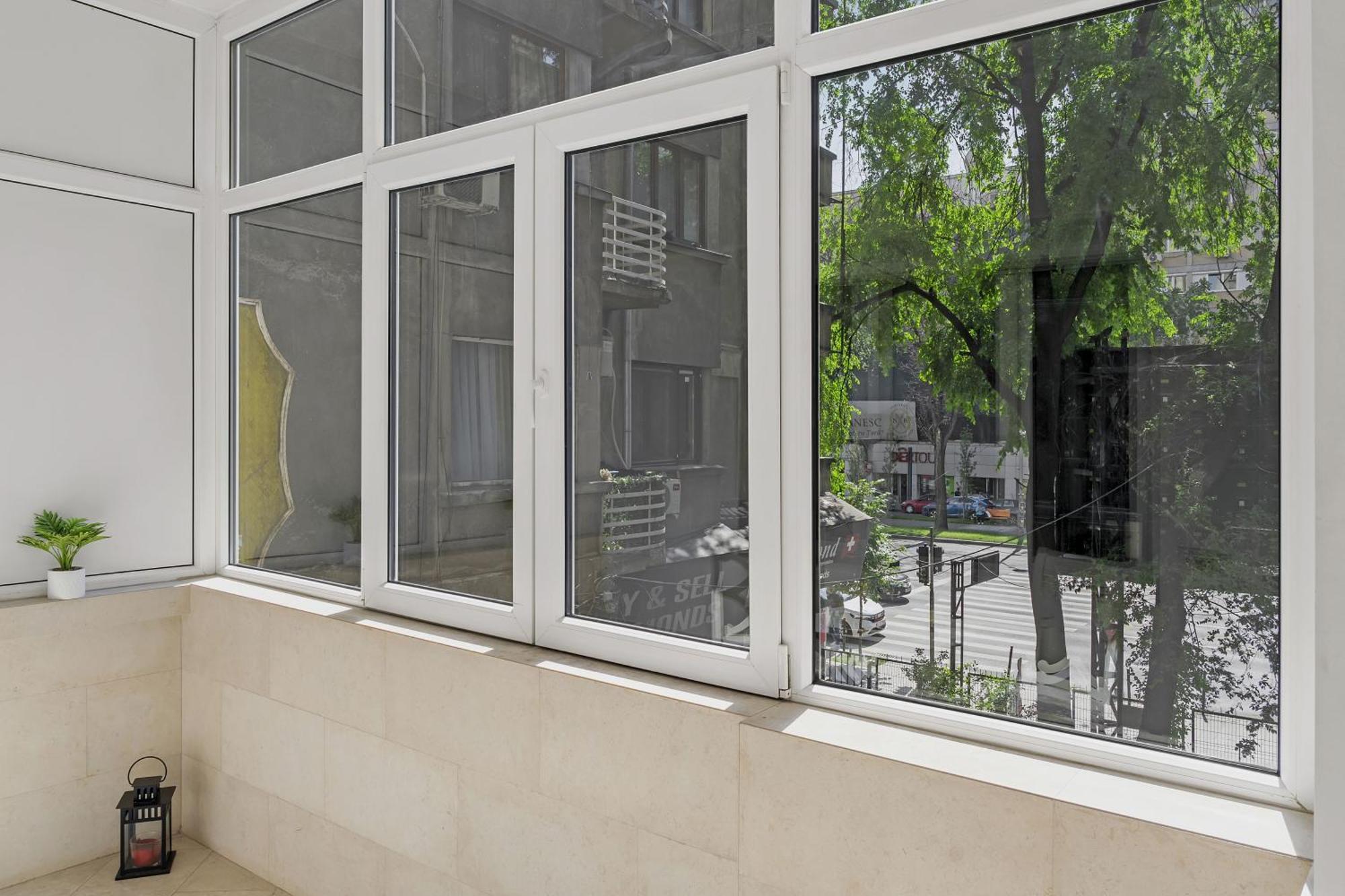 Sweet Luxury Three Rooms Apartment City Center Universitate Bucarest Exterior foto