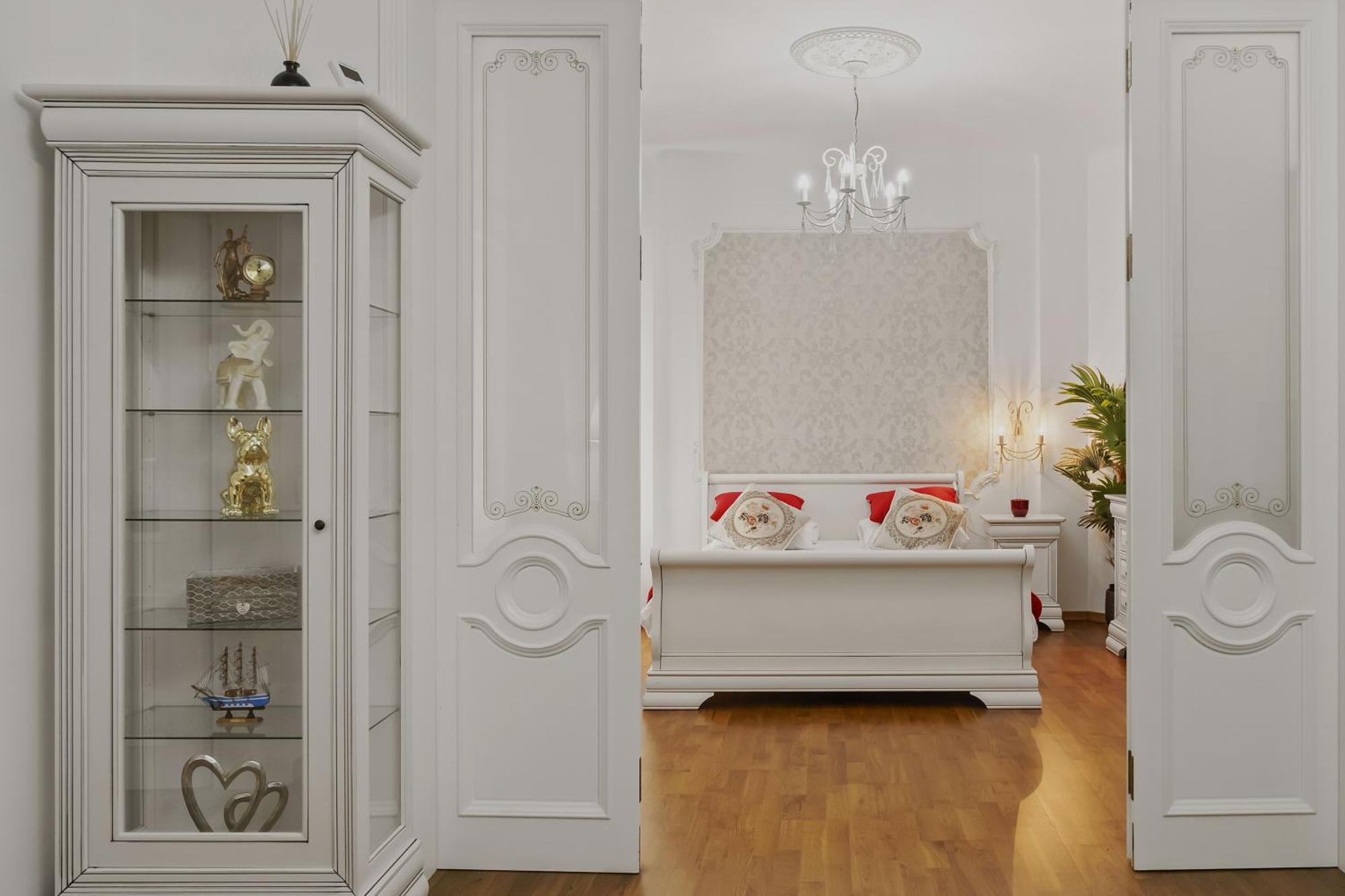 Sweet Luxury Three Rooms Apartment City Center Universitate Bucarest Exterior foto