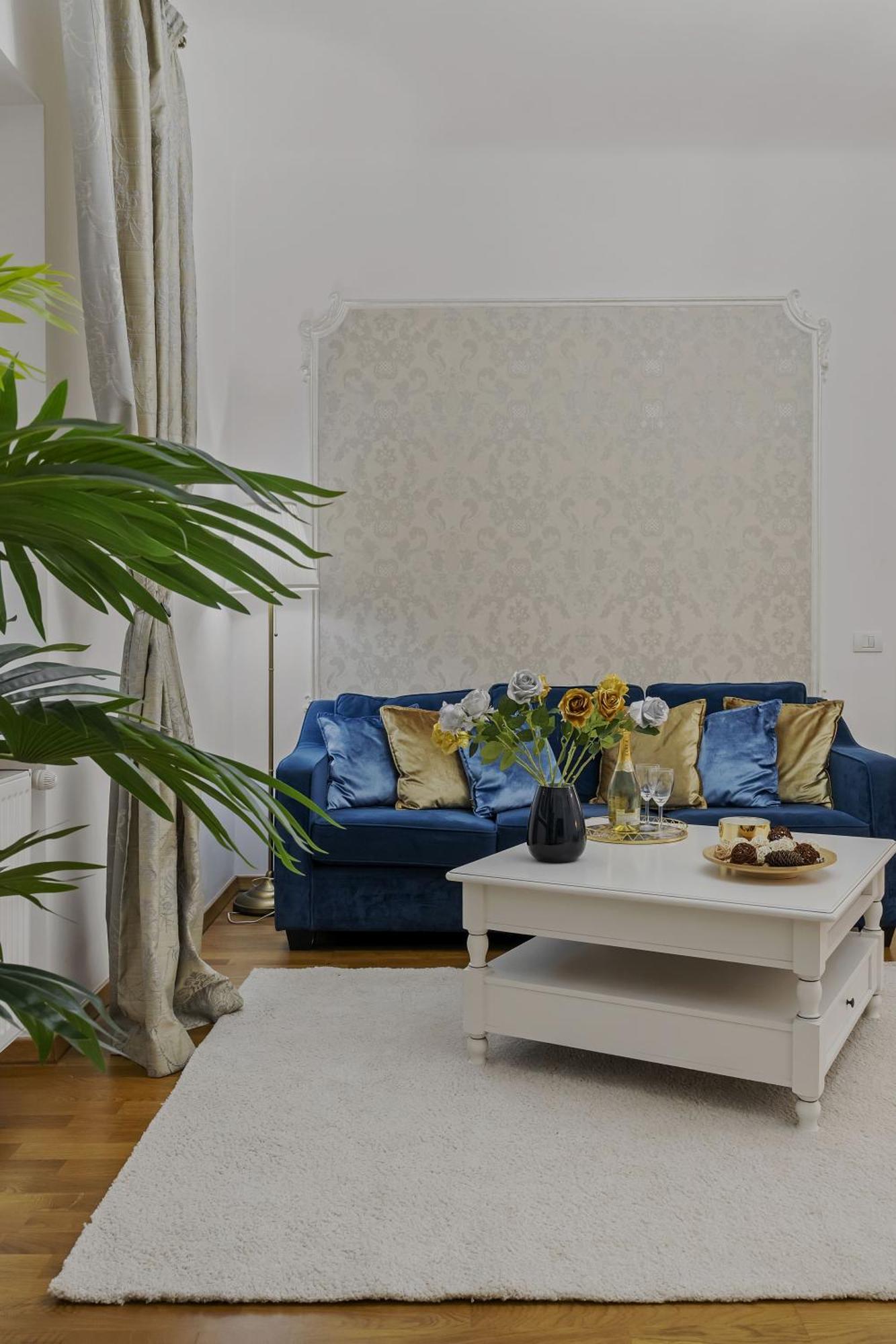 Sweet Luxury Three Rooms Apartment City Center Universitate Bucarest Exterior foto